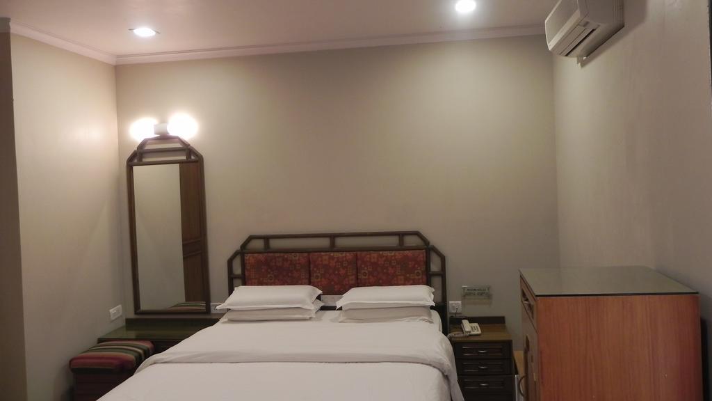 Hotel Aram Jāmnagar Camera foto